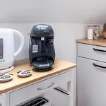 Cocon Forestier - Cinema- Netflix Free - Proche Aeroport Beauvais, Chantilly, Foret De Hez-froidmont, Parking Public Gratuit, Wifi & Netflix *