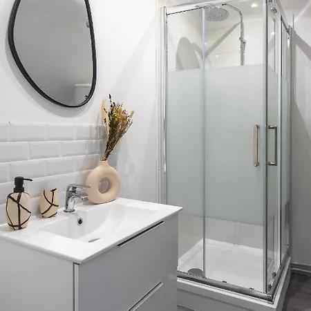 Apartamento Le Cocon Forestier - Proche Aéroport Beauvais, Chantilly, Forêt De Hez-froidmont, Parking Public Gratuit, Wifi&netflix Clermont (Oise)